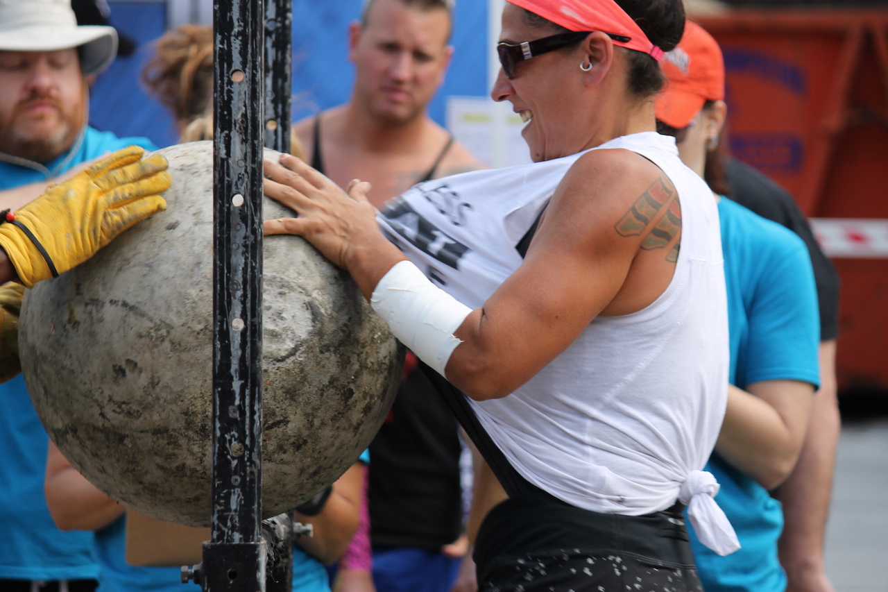 Strongwoman 898