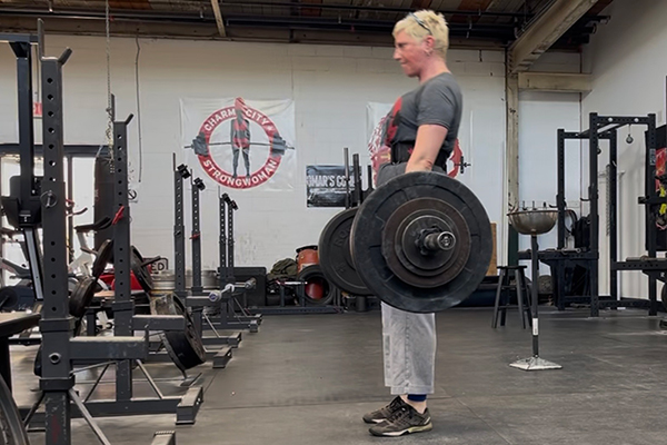 emily socolinsky deadlifting just months after a hip replacement